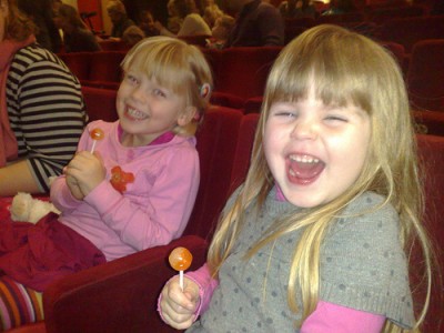 Michelle en Isabel theater